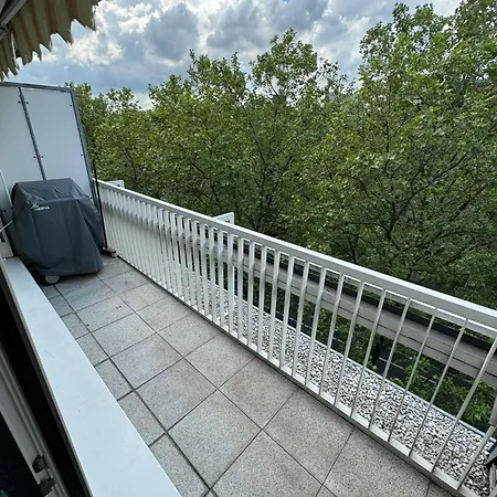 Loft Living Am Hohenzollernring Apartment *